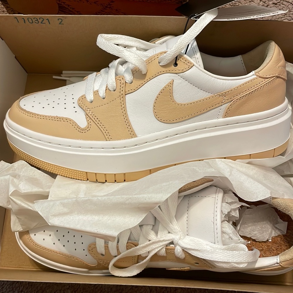 Brand NEW womans air Jordan 1 elevate low